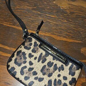 Pre-owned Nine West Wristlet